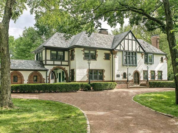 7948 Park DR,  St Louis,  MO 63117