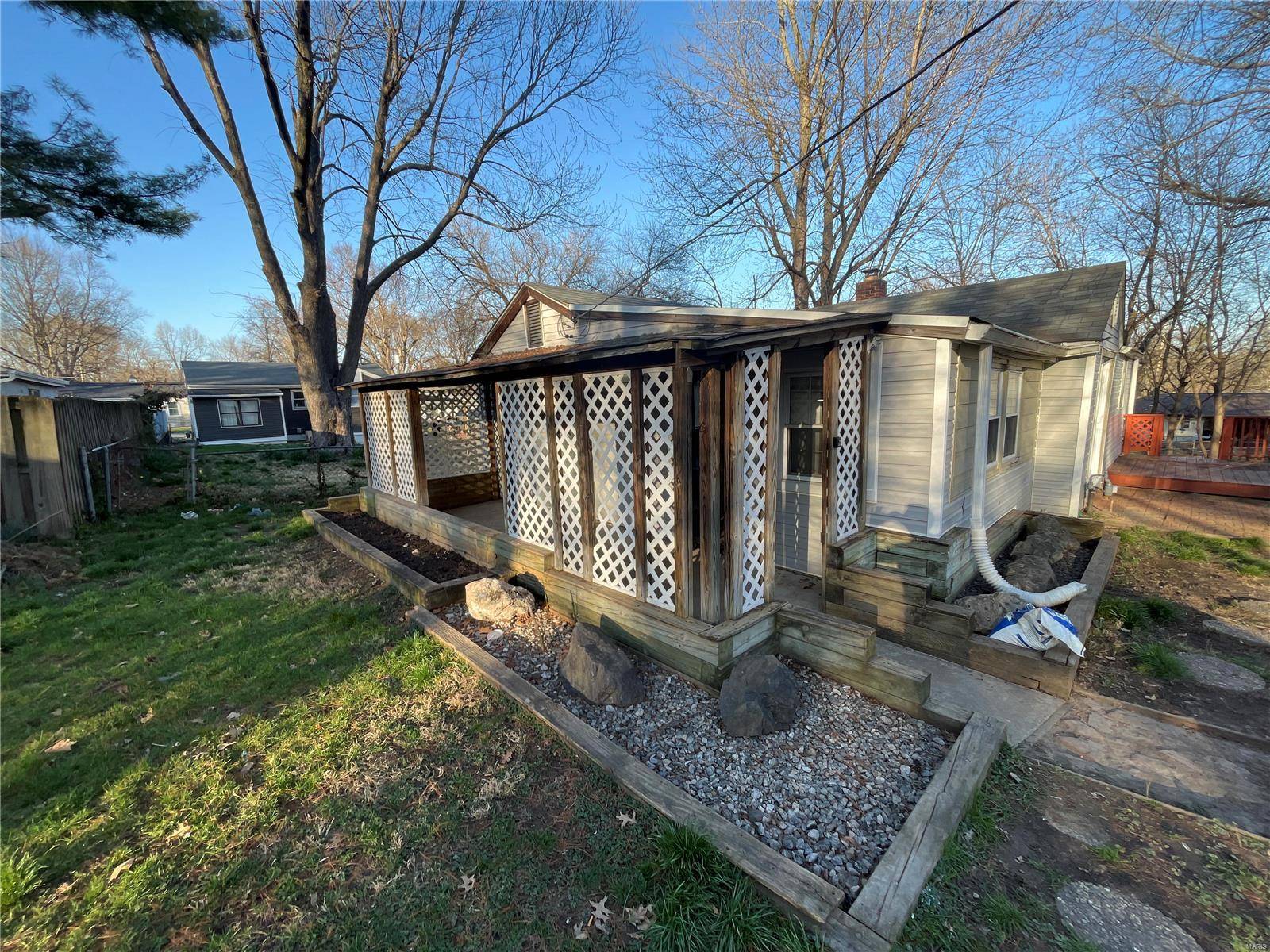 St Louis, MO 63135,105 Flora DR