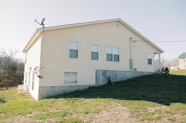 Owensville, MO 65066,108 E Cedar LN