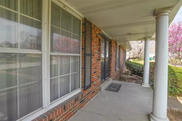 Bellefontaine Nghbrs, MO 63137,9775 Birch Manor CT