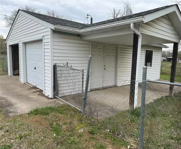 2608 Walnut ST, Doe Run, MO 63637