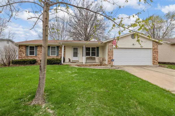 28 Crescent Hills DR, St Peters, MO 63376