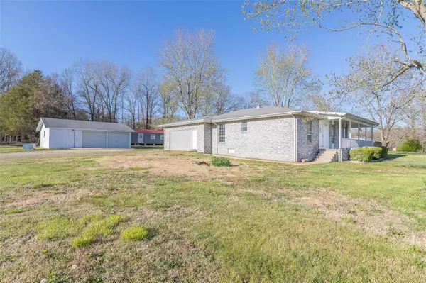 Doniphan, MO 63935,54 Raven LN