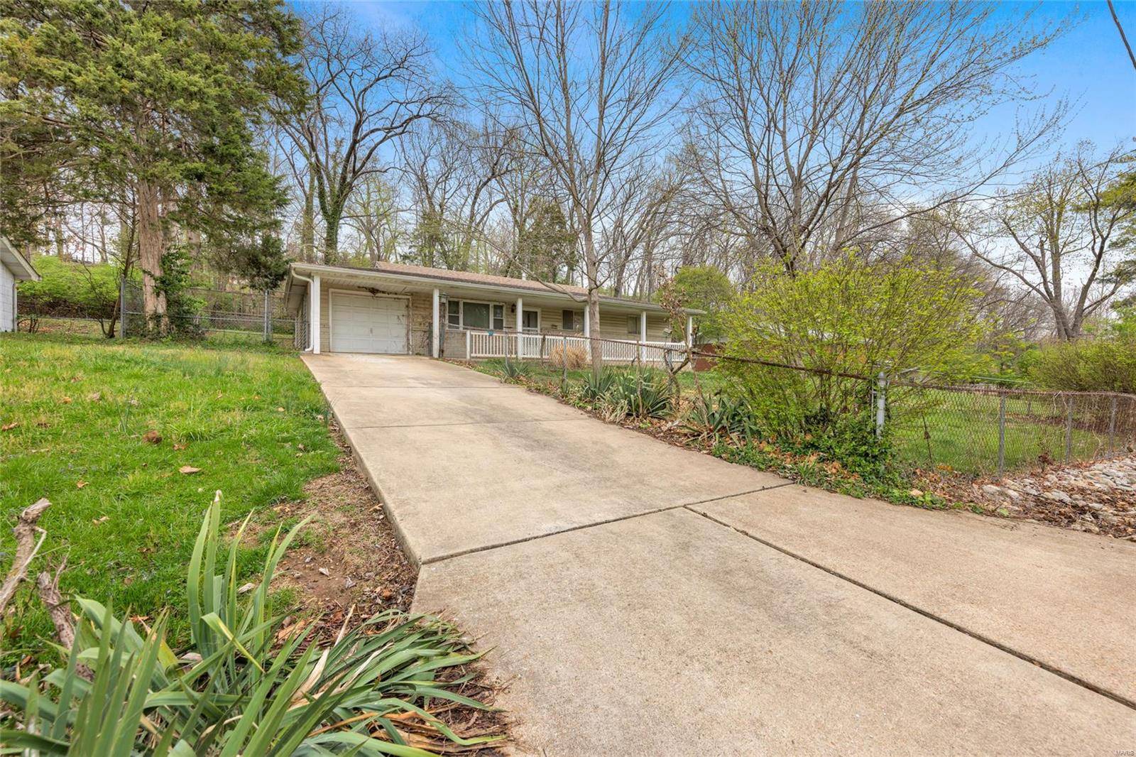 2109 Freckles DR, High Ridge, MO 63049