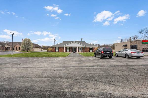 2557 Vaughn RD, East Alton, IL 62024