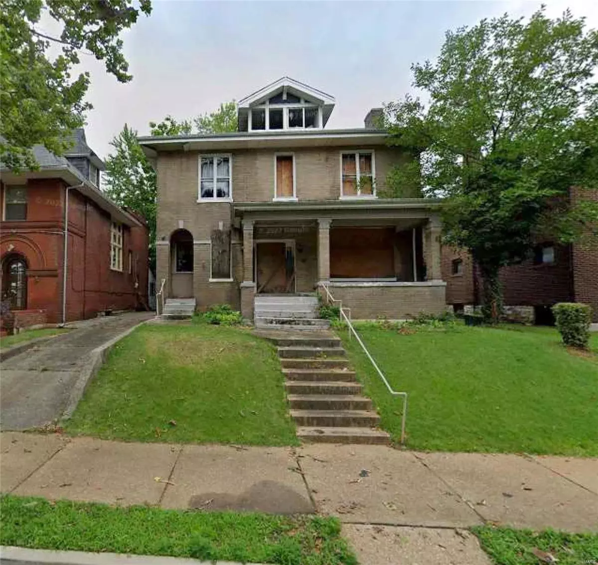 St Louis, MO 63113,4 Lewis PL