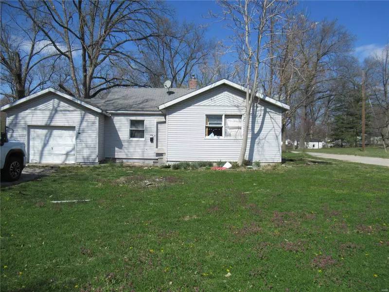 414 E Olive, Salem, IL 62881