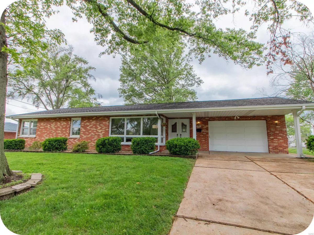 St Louis, MO 63123,9503 Breuer DR