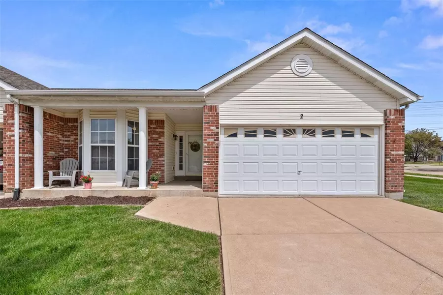 2 Twelve Oaks CT #9D, St Peters, MO 63376