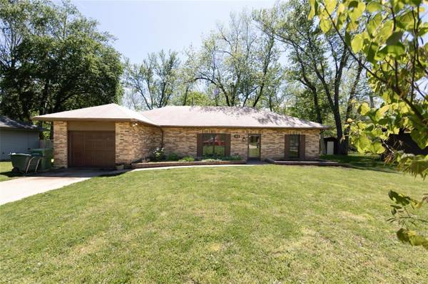 1212 Winchester Dr. DR,  Rolla,  MO 65401