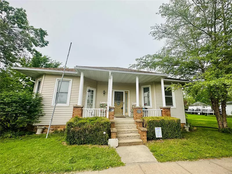 105 E Olive ST, Baldwin, IL 62217