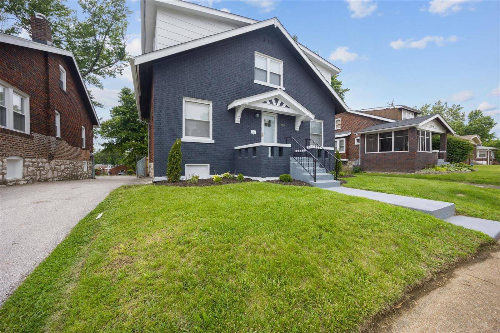 6916 Natural Bridge RD, St Louis, MO 63121