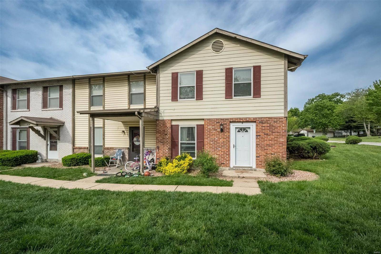 51 Park Charles BLVD #D, St Peters, MO 63376
