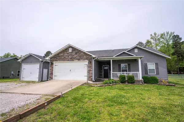 217 Crooked Pine CT, Poplar Bluff, MO 63901