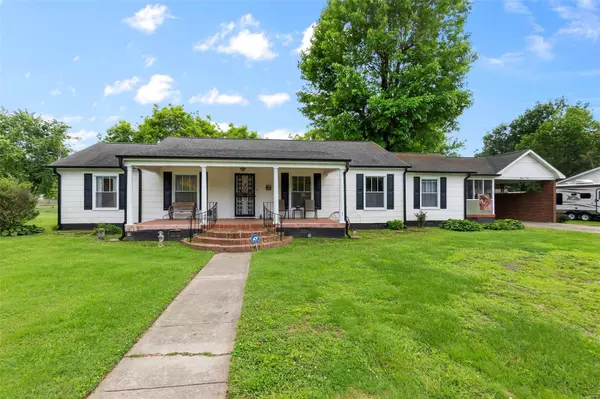 1405 Cypress ST, Charleston, MO 63834