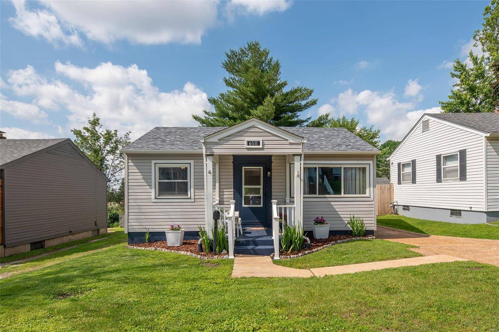 6511 Southwest AVE, St Louis, MO 63139