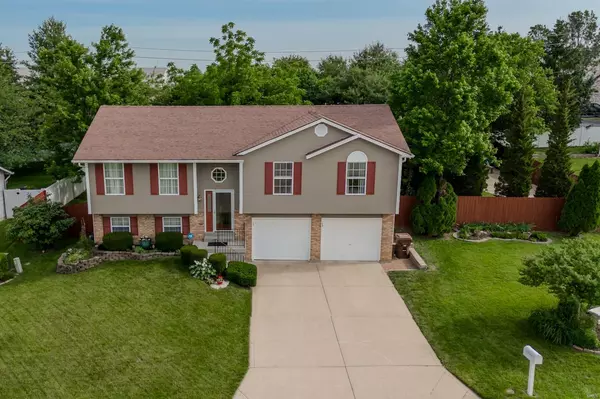 102 Four Winds DR, St Peters, MO 63376