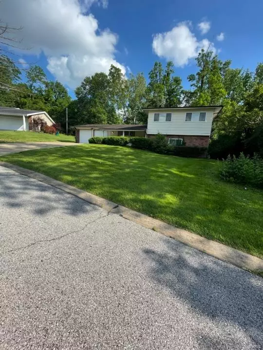 Bellefontaine Nghbrs, MO 63137,9968 Lochiel LN