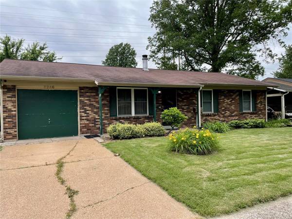 2246 Foggy Bottom DR,  Florissant,  MO 63031