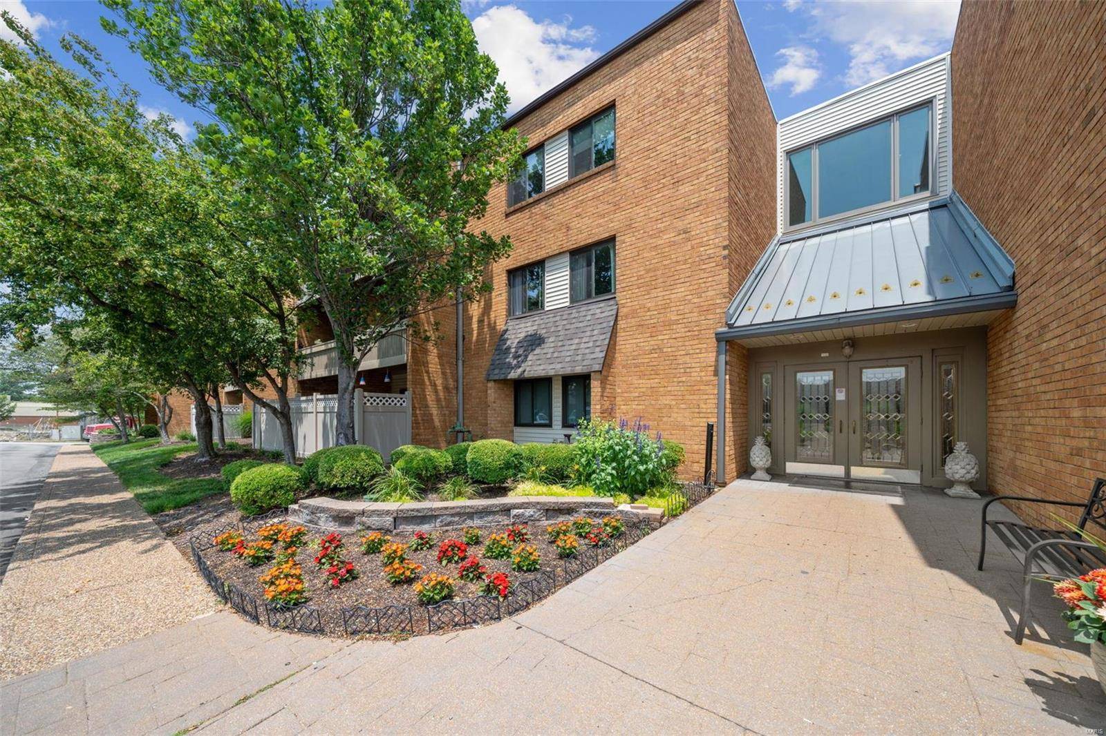 950 E Rue de la Banque #117, Creve Coeur, MO 63141