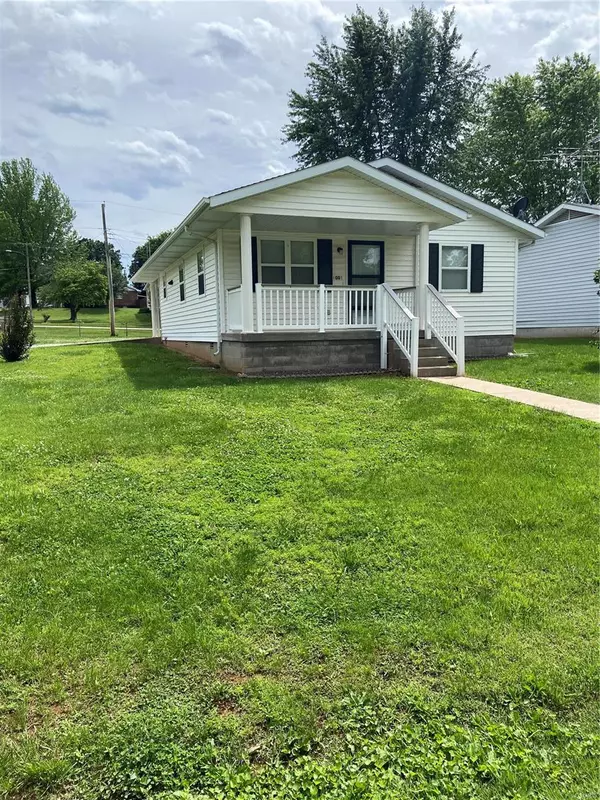 1001 Ferguson St, Fredericktown, MO 63645