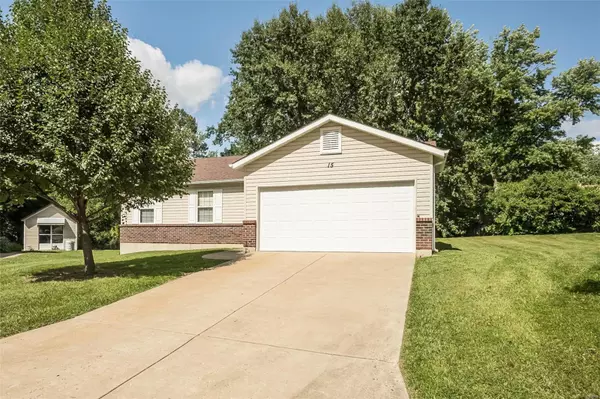 15 Pine Tree CT, St Peters, MO 63376