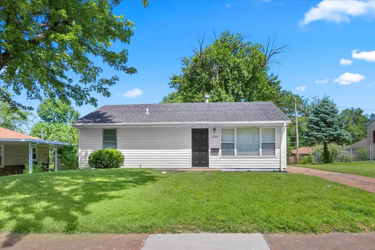 Florissant, MO 63031,1230 Saint Bernadette LN