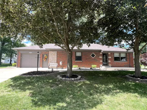 98 N Clinton ST, Aviston, IL 62216