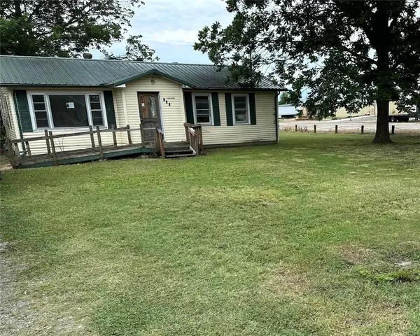 108 E South ST, Advance, MO 63730