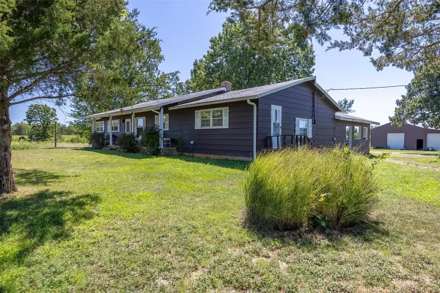 12831 Highway 32, Lebanon, MO 65536