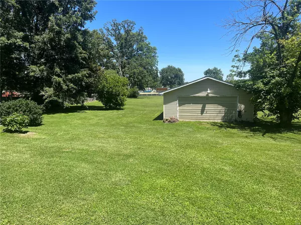 Greenville, IL 62246,928 E Beaumont