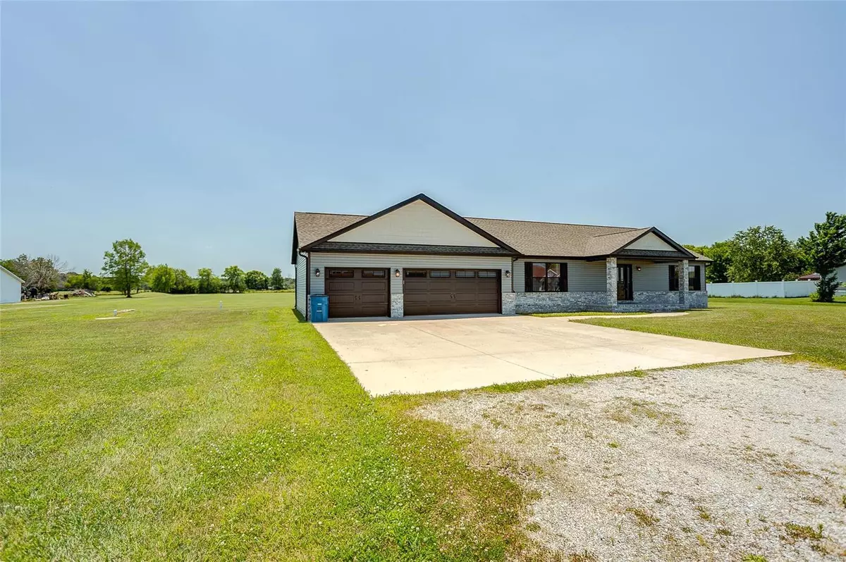 Highland, IL 62249,12808 North Ridge