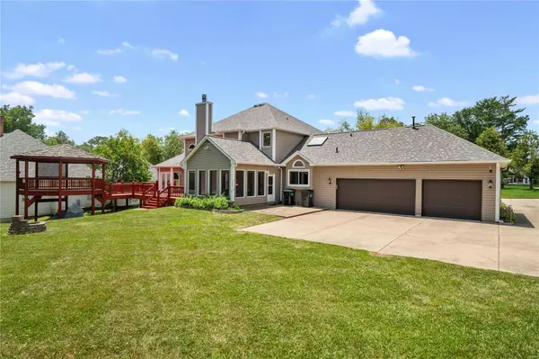 St Charles, MO 63303,16 Woodmere Crossing CT