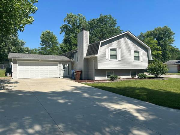 2 Hanging Tree CT,  St Peters,  MO 63376