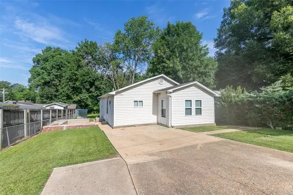 1507 Benton, Poplar Bluff, MO 63901