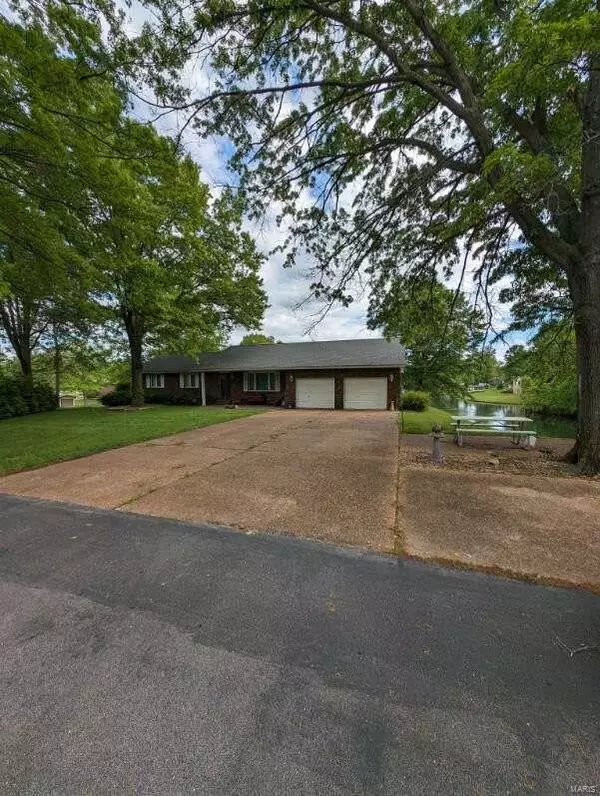 87 Rolling Meadows CT,  Godfrey,  IL 62035