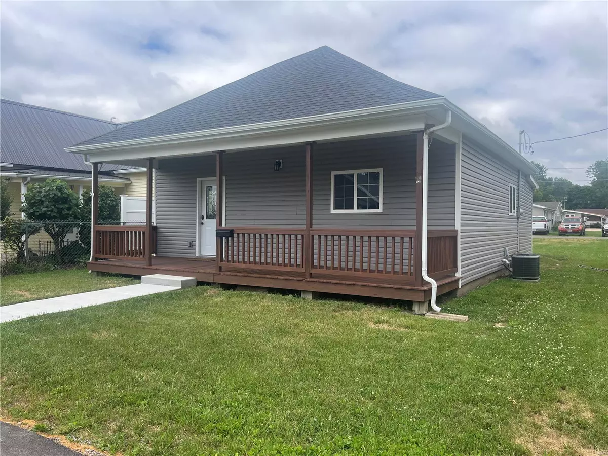 Hannibal, MO 63401,3910 Henderson