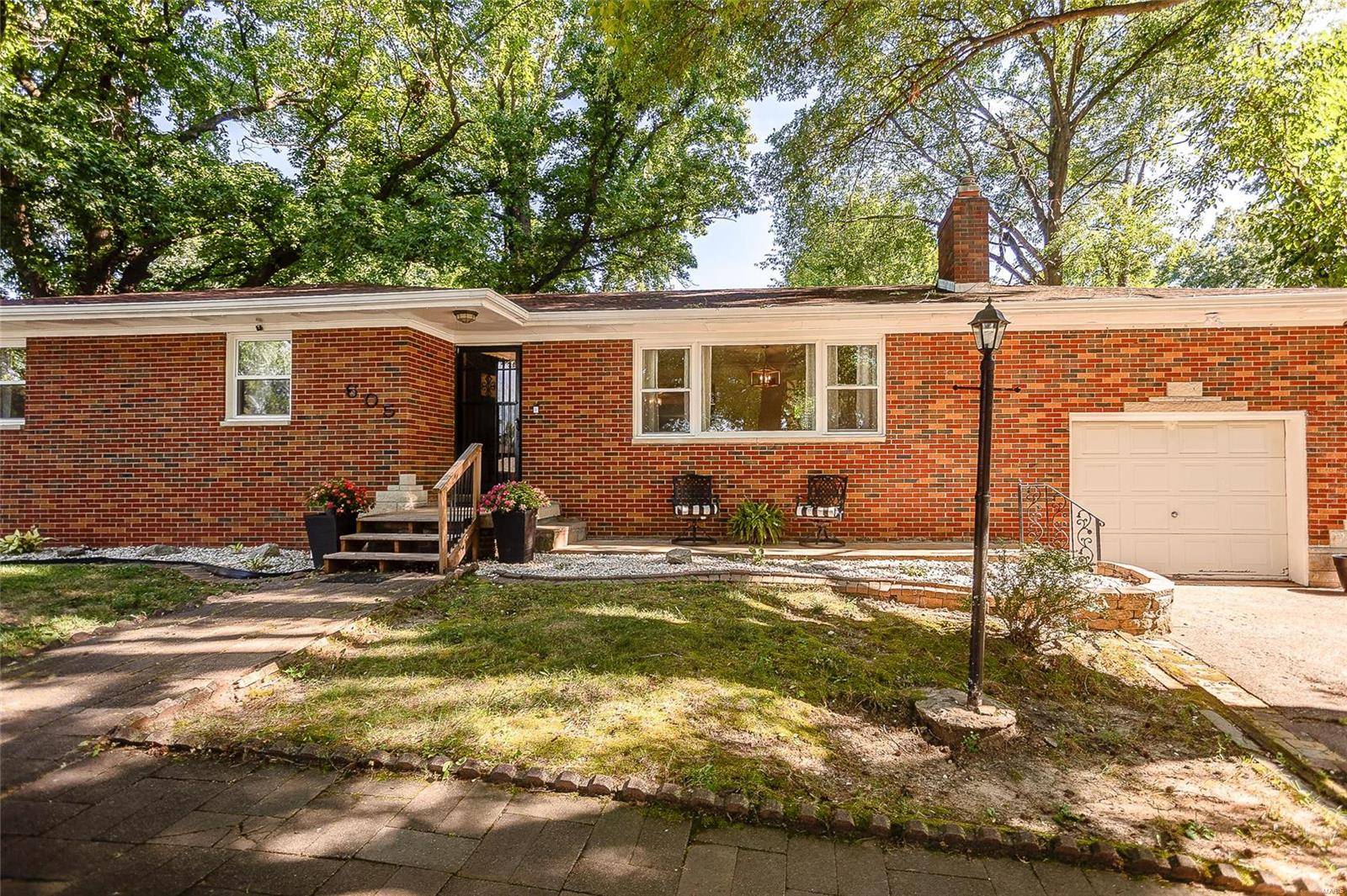 Lebanon, IL 62254,605 Clover DR