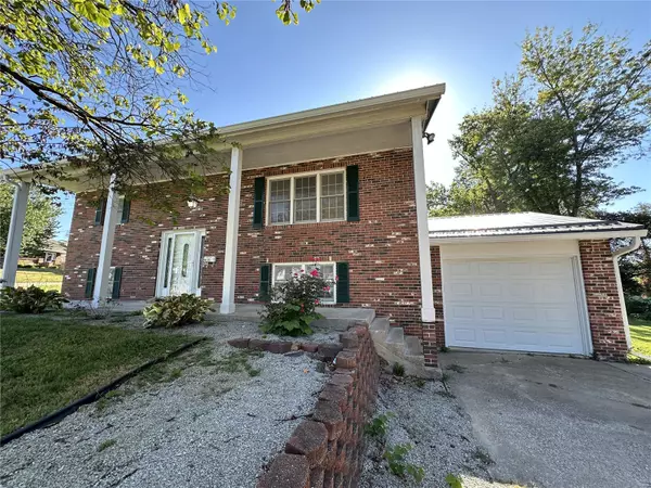 Hannibal, MO 63401,2 Surrey Hills