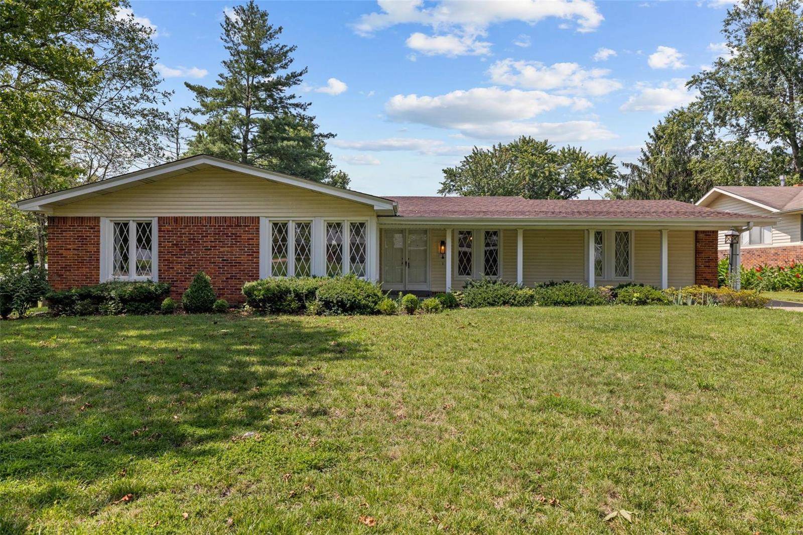 Ballwin, MO 63011,2 Steeple Hill LN