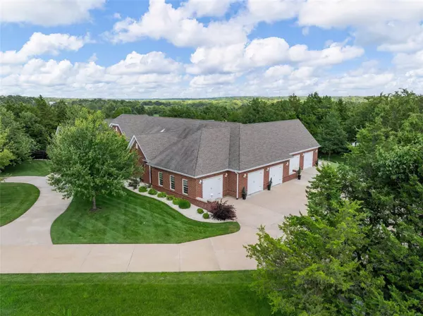 Wentzville, MO 63385,829 Tall Cedar CT