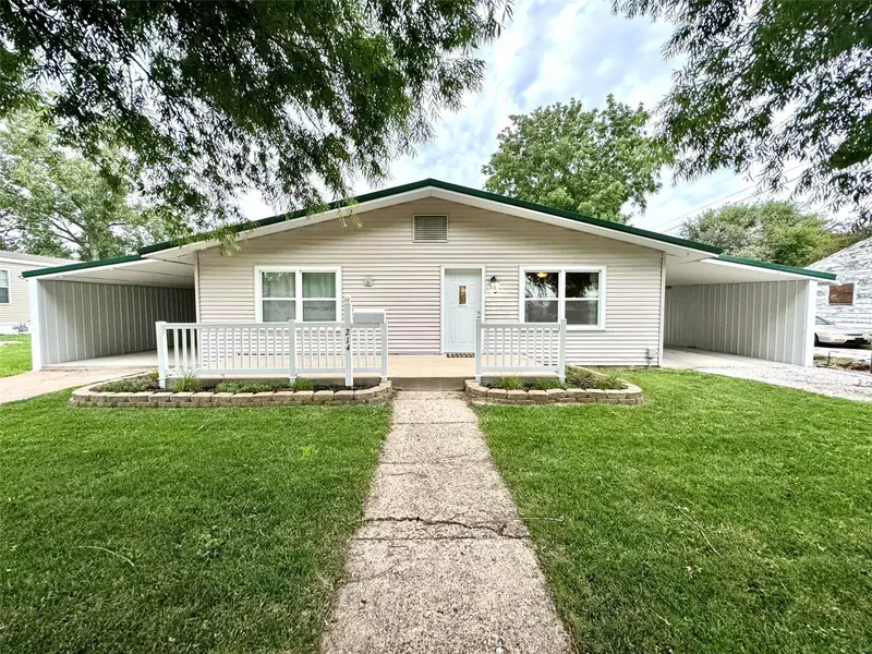 214 W North ST, Palmyra, MO 63461