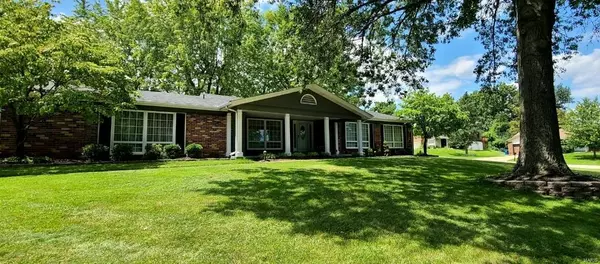 417 Mayfair DR,  Ballwin,  MO 63011