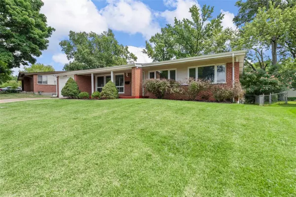 Florissant, MO 63033,1490 Thoroughbred LN