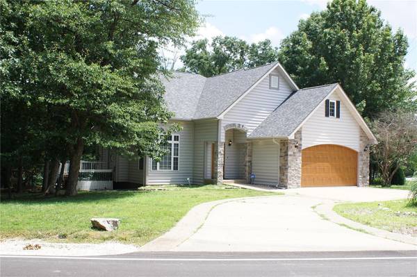 10 Anemone RD, Four Seasons, MO 65049