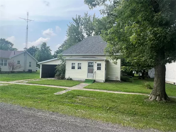 Brownstown, IL 62418,113 E Maple ST