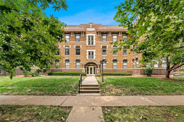 5635 Waterman BLVD #3NE, St Louis, MO 63112