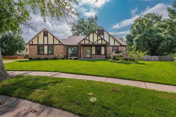 St Louis, MO 63129,6844 River Hollow CT