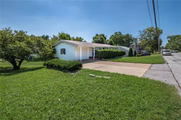 Overland, MO 63114,1830 Korando AVE