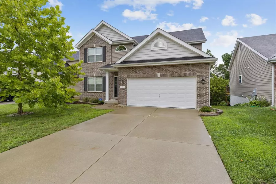 31 Peruque Manor CIR, Wentzville, MO 63385